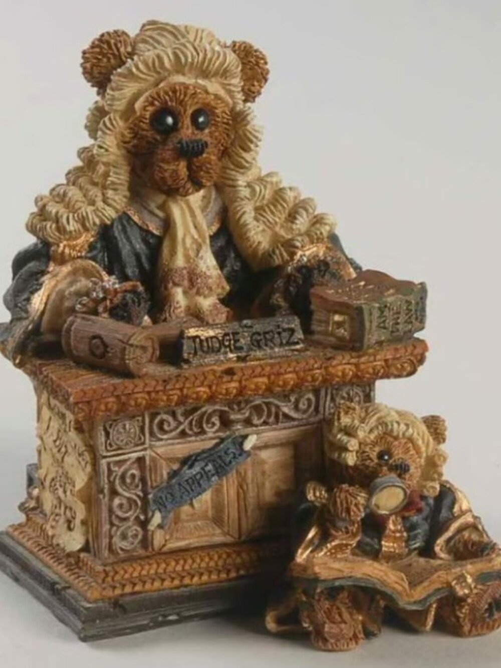 Judge Griz - Hissonah - 228303 - Bearstone Collection by Boyds Bears BOXED